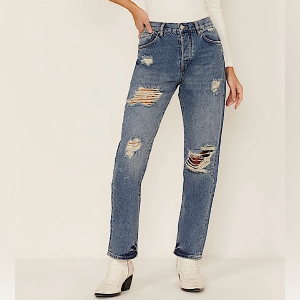 Free People We the Free Boy Friend Distressed Jeans Size 30 - Picture 2 of 6